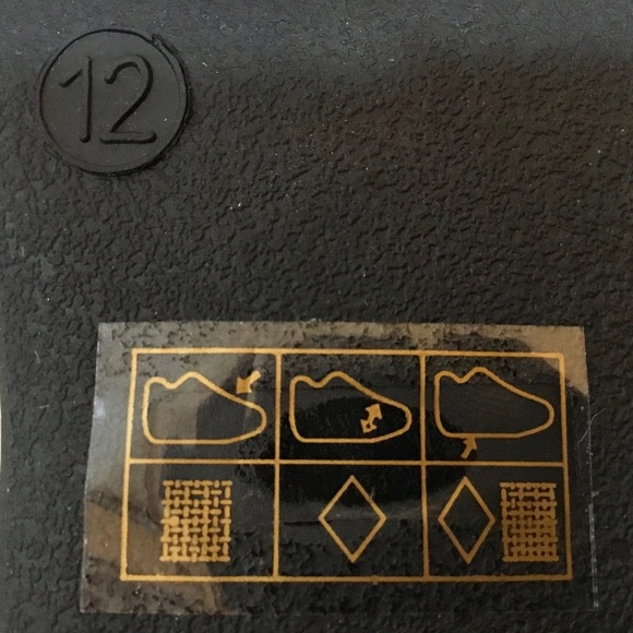 Journee Collection ‘Nysha’ Sandal Flats - Picture 13 of 14